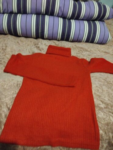 детский свитер с рисунком: Женский свитер XS (EU 34), цвет - Красный