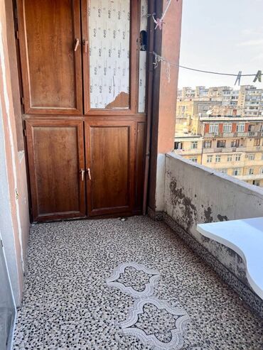 Uzunmüddətli kirayə mənzillər: 9 mkr,20 nömrəli poliklnikanın yanında,18 mərtəbənin,11-ci — 6