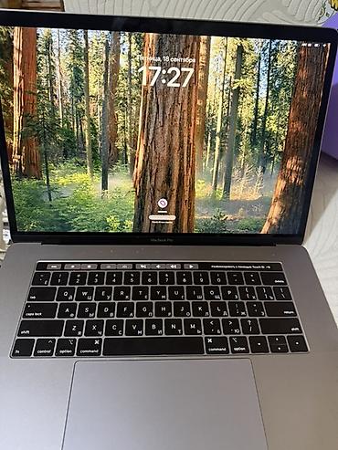 MacBook Pro (Retina 2880×1800), клавиатура с русско‑английской