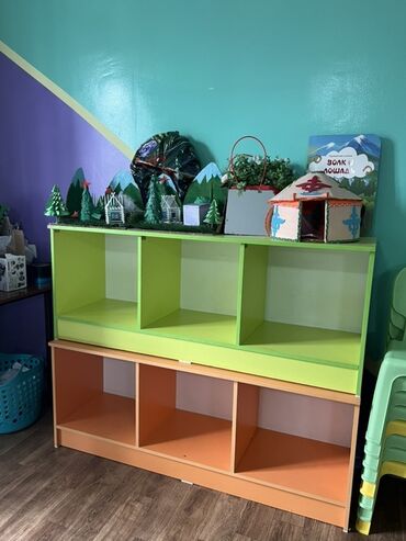 Детские стулья: Детские пластиковые стулья и модульный стеллаж для дошкольных — 4