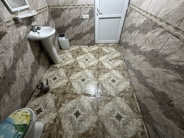 Köhnə tikili: Satılır: Mənzil (şəkillərdə göstərilən) - Plan: 2 otağa çevrilə — 18