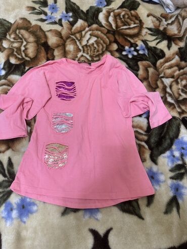 Koftalar, sviterlər: Uşaq geyimi - Ağ uzunqol köynək: Ön hissədə qrafik printli dizayn — 8