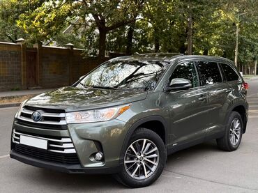купить багажник на крышу авто в бишкеке: Просторный кроссовер Toyota Highlander в практичном сером цвете