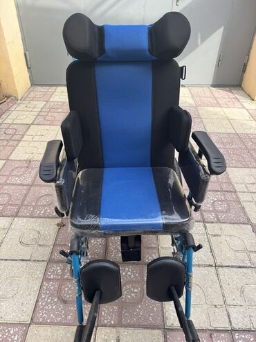 Nitril əlcəklər: Ortopedik uşaq/yeniyetmə əlil arabası – tam dəst - Rəng: mavi-qara -