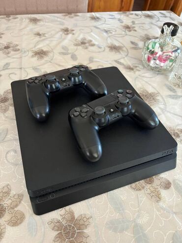 ps store: Ps 4 1 TB satilir 2 orginal dualshock 4 ile (pult) Almaniyadan