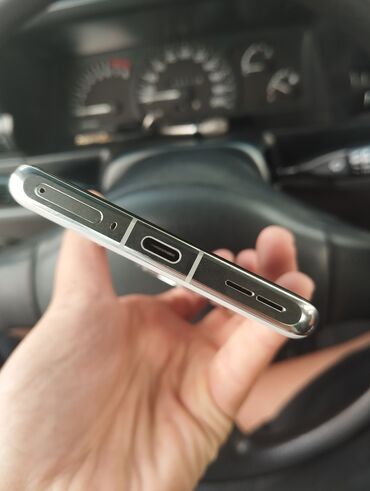 телефоны за один сон: OnePlus 12, Колдонулган, 256 ГБ, түсү - Ак, 2 SIM