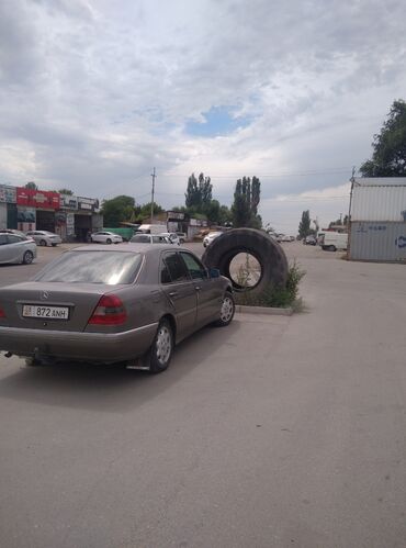 Mercedes-Benz: Mercedes-Benz 190: 1994 г., 1.8 л, Механика, Газ, Седан