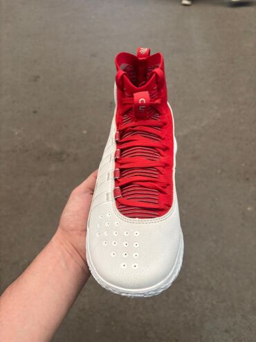 костюм сауна: Кроссовки Under Armour Curry Flow 9 в белом и красном цвете. Эта