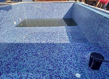 Građevinarstvo i rekonstrukcija: Izrada BAZENA: – Široki mašinski iskop – Ravnanje poda i stranica – — 9