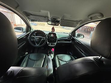 трекер авто: Chevrolet Spark: 2017 г., 1 л, Автомат, Бензин, Хэтчбэк — 4