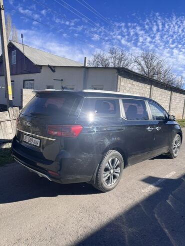 Kia: Kia Carnival: 2018 г., Минивэн — 4