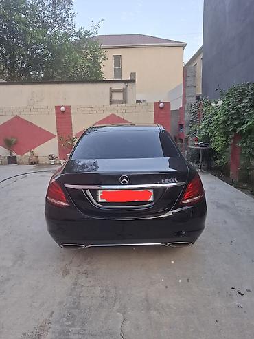 Mercedes-Benz: Mercedes‑Benz C‑Class sedan – qara rəng, AMG üslublu xarici paketli — 2