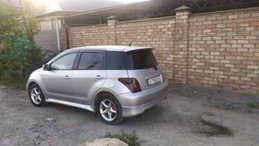 Toyota: Toyota ist: 2003 г., 1.5 л, Автомат, Бензин, Хэтчбэк