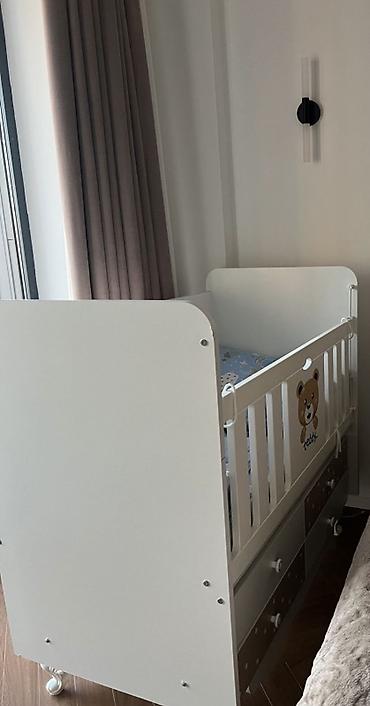 Beşiklər: Oğlan və qız üçün, İşlənmiş, Dördbucaq, Beşik, Dəst ilə, Matras ilə, Yellənmə mexanizmi ilə — 2