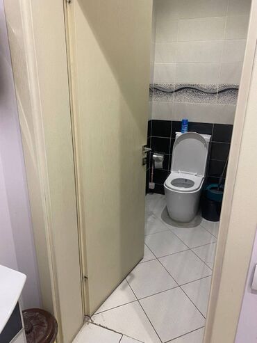 Ofislər: Nəsimi rayonu, Həsən Əliyev küçəsi (köhnə İnqilab), biznes mərkəzində -da lalafo.az — 12 Ofislər: Nəsimi rayonu, Həsən Əliyev küçəsi (köhnə İnqilab), biznes mərkəzində — 12