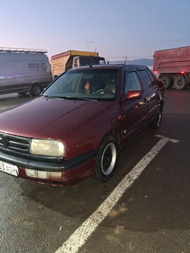 1 9дизель: Volkswagen Vento: 1993 г., 1.8 л, Механика, Бензин, Седан