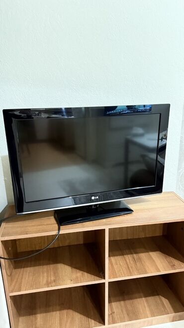 нерабочий монитор: Телевизор LG, диагональ экрана 32". Плоская ЖК‑панель, глянцевая