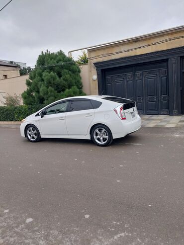 prius ehtiyat hisseleri: Toyota Prius: 1.8 л | 2012 г. Универсал