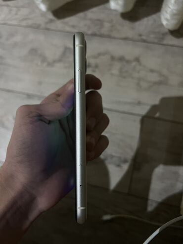 Apple iPhone: IPhone 11, 64 GB, Ağ, Face ID — 8