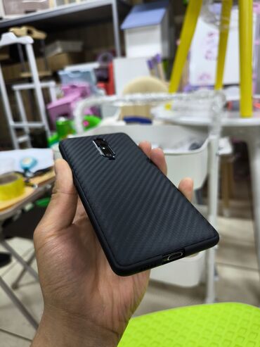 pixel 4: Xiaomi Mi 9T Дисплей: 6.39" AMOLED - 1080 x 2340 Чип: Qualcomm