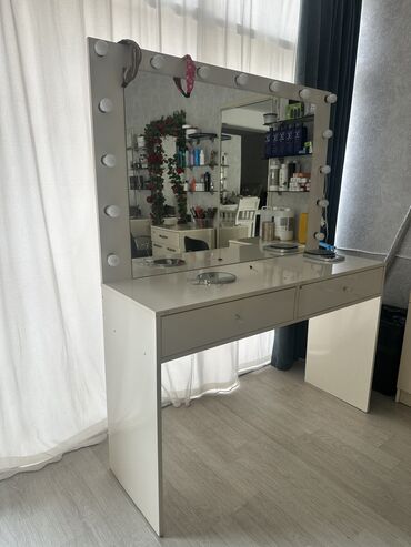 Ofis dəst mebeli: Salon baglanır əşyalar təcili satılır!!! Pedikur 100 azn Jurnalniy
