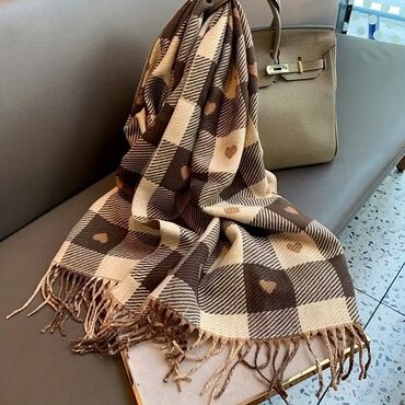 Šalovi: Ženski šal

Cena 1600din
Poručuje se,isporuka za nekoliko dana — 16