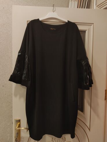 туфли новая не одевала не разу: EBBERRO Style İtaly 
EUR 44
RUS 50 
etiketi yoxdur ancaq geyinilməyib