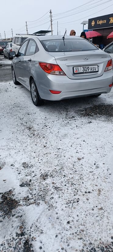 срв 2012: Hyundai Accent: 2012 г., 1.4 л, Механика, Бензин, Седан