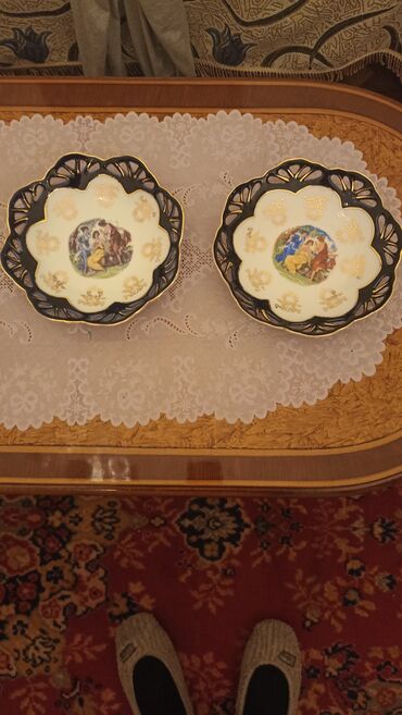 Digər dəstlər və servizlər: Kobalt Çexiya . Qiymətlər fərqlidir .6,8,10,12,15 manat . votsap — 10