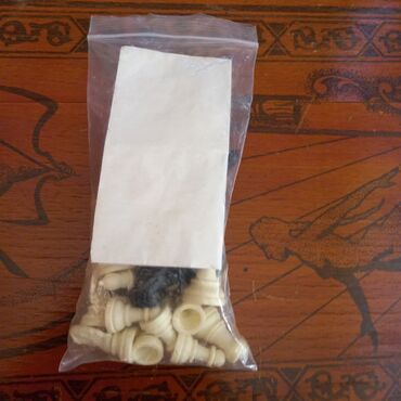 Şahmatlar: Məndə 3 dəst Şaxmat var ki, evdə yer tutduğundan satıram. 1) Böyük — 15