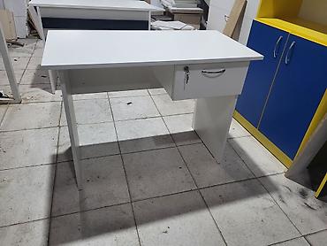 ofis stolu: Ağ rəngdə kompakt iş masası - Material: laminat/MDFlam tipli ağ panel — 5