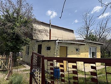 Продажа дач: САТЫЛАТ❗️ САТЫЛАТ❗️ 3 бөлмөлүү үй сатылат (мансарды бар) 📍 Аянты 10 — 9