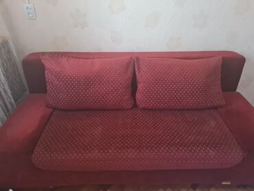 диван евростиль: Кушетка диван, түсү - Кызыл, Колдонулган
