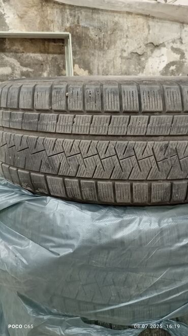 зимние шины для матиз: Шины 215 / 60 / R 17, Зима, Б/у, Комплект, Pirelli