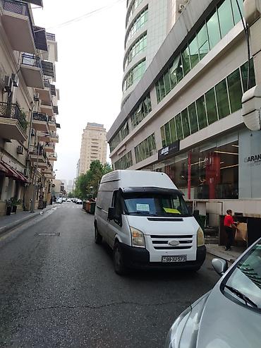 Yükdaşıma xidməti 573– Ford Transit (3,3 metr uzunluq, yüksək kuzov)