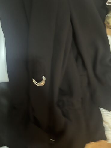 Səsgücləndiricilər, qulaqlıqlar və mikrofonlar: Zara teze etiketli don, M razmer

balon etek (içe qatlanmış)modelidir — 20