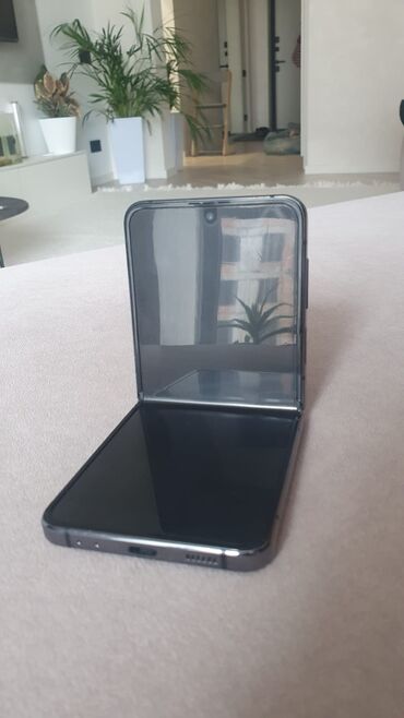 самсунг flip 3: Samsung Galaxy Z Flip 4, Б/у, 256 ГБ, цвет - Черный