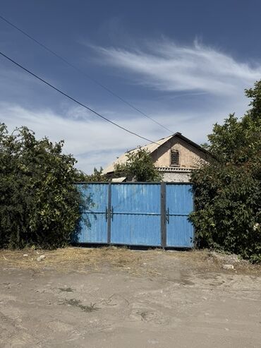 срочно продам дом в бишкеке: Дом с участком и садом 15соток,вода питьевая и поливная,трехфазка. Дом