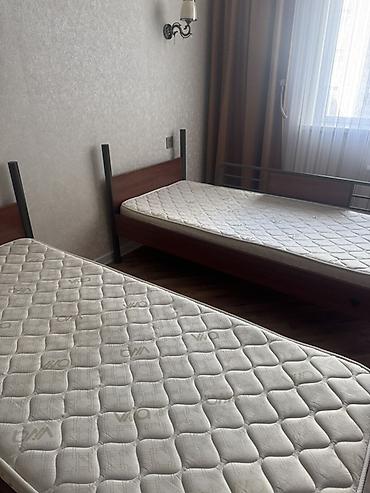 Кровати: İki ədəd tək nəfərlik ortopedik matras dəsti satılır. Çilek — 2