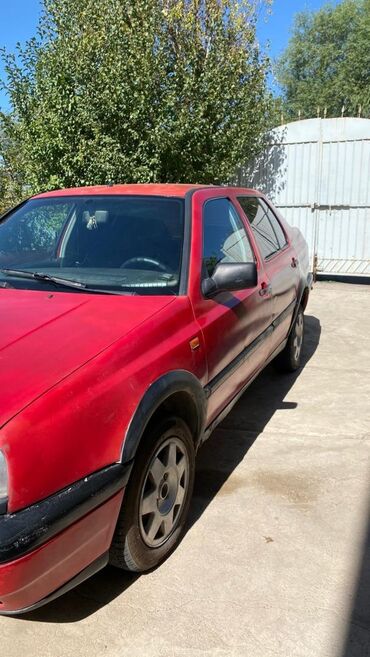 бокс на крышу авто купить в бишкеке: Volkswagen Vento: 1993 г., 1.6 л, Механика, Бензин, Седан