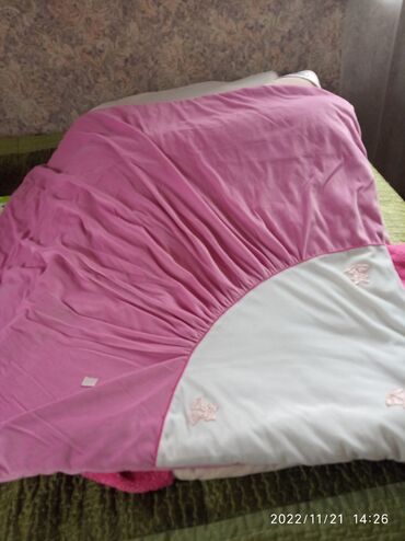 10 сом купюра: Детские пледы,одеяла,подушки по 100 сом