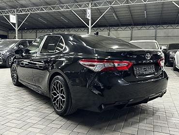 corolla 2016: Toyota Camry: 2019 г., Седан — 6