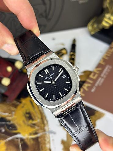 Aksesuarlar: Patek Philippe Nautilus – klassik lüks saat Xüsusiyyətlər: - Korpus — 5