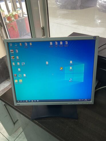 Monitorlar: Ela veziyyetde 19 kvadrat ekran monitor satilir.Hec bir problemi