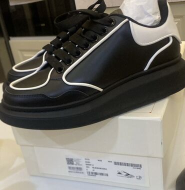 Ayaqqabılar: Alexander McQueen Oversized Sneaker – uniseks model - Rəng: qara üst