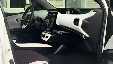 byd e2 запчасть: Toyota Prius: 2017 г., 1.8 л, Вариатор, Гибрид, Седан — 9