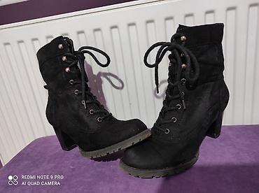 jordan helanke: Crne cizmice velicina 39, duzina gazista 25, visina stikle 6 cm — 3