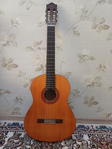 Музыкальные инструменты: Продам гитару Yamaha CGS104A, в хорошем состоянии, без трещин, без