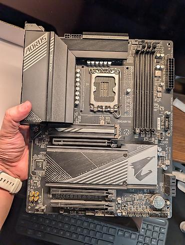 intel xeon e3: Материнская плата для ПК, Б/у, Gigabyte, LGA1700, ATX — 3