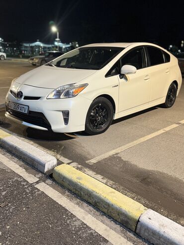 Toyota: Toyota Prius: 2012 г., 1.8 л, Гибрид, Хэтчбэк
